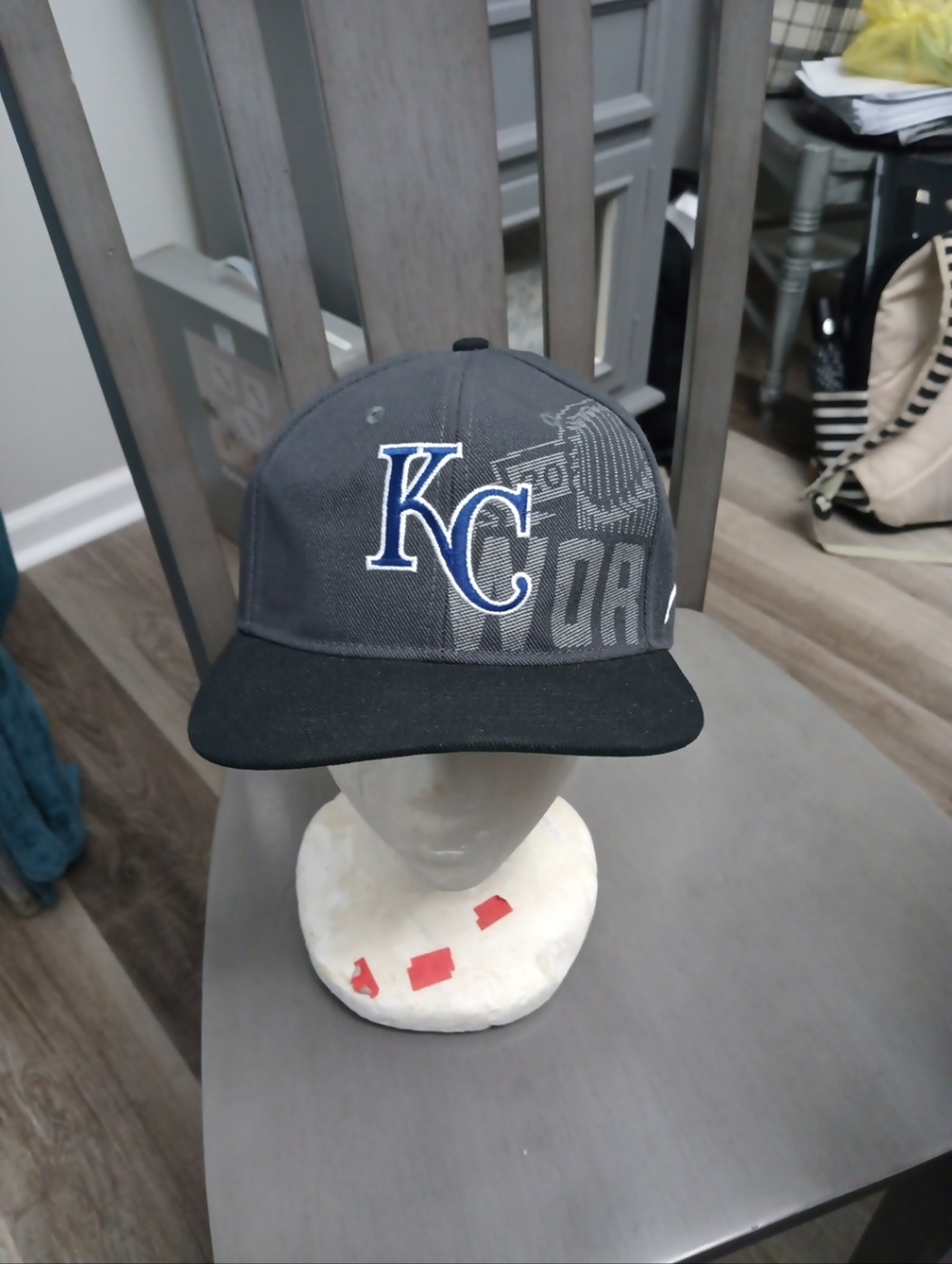 KC  Royals World Series Embroidered Grey & Black Baseball Cap